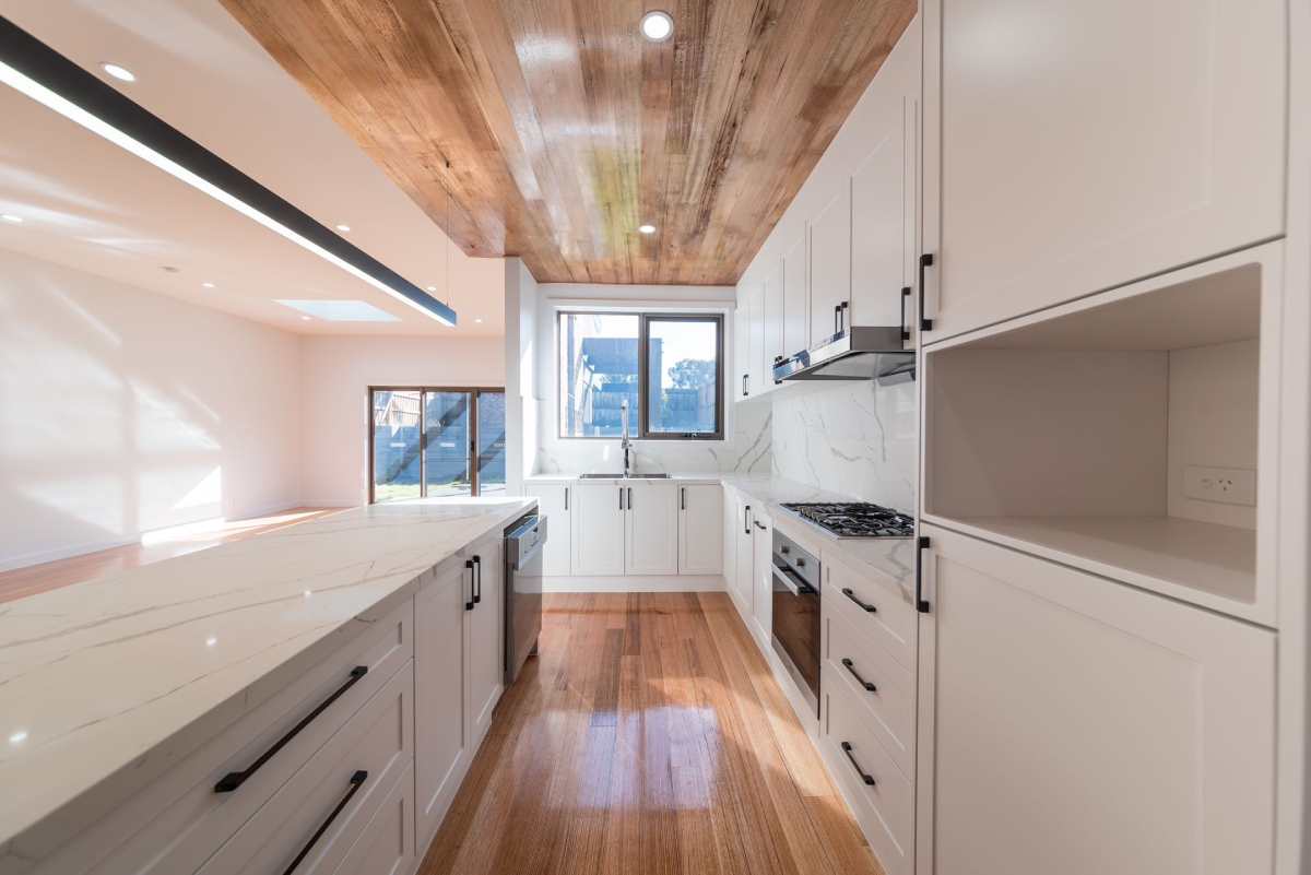 Flat Pack<br />
Kitchens Eltham